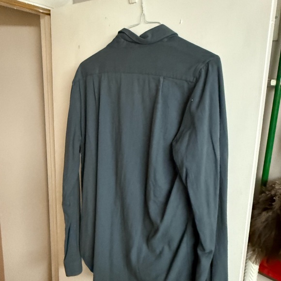 Free Fly Shirt - Picture 1 of 2